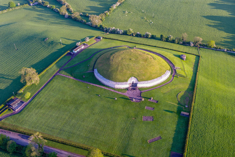 gallerynewgrange-monument